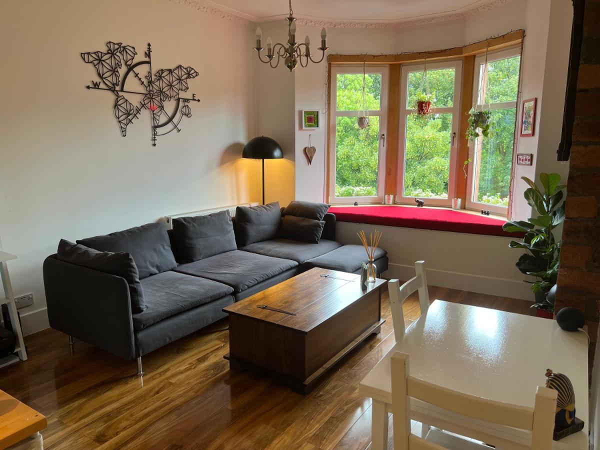 1 Bedroom Flat In Tolcross, Glasgow Top Floor. Экстерьер фото